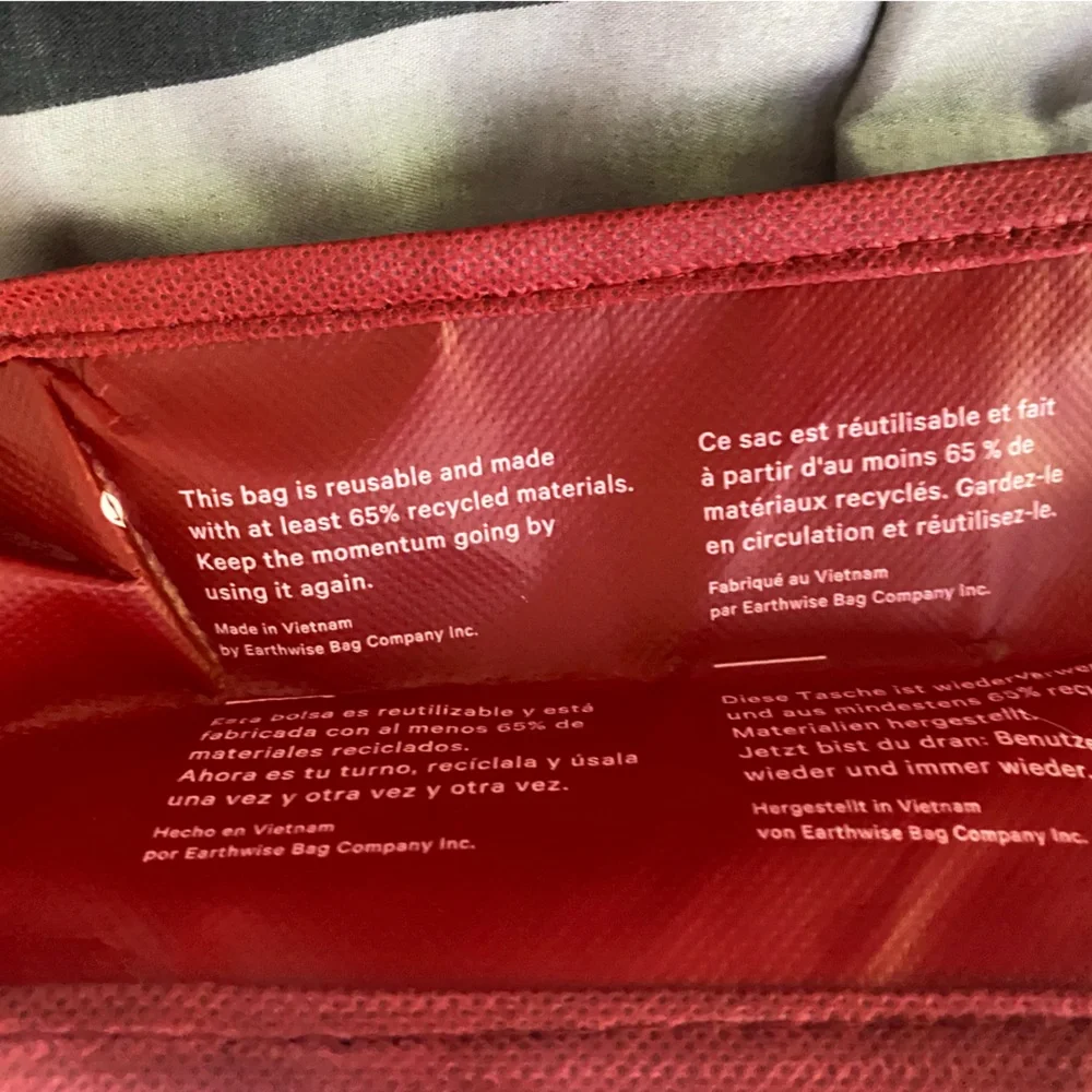 Lululemon shopping bag ( new and reusable )